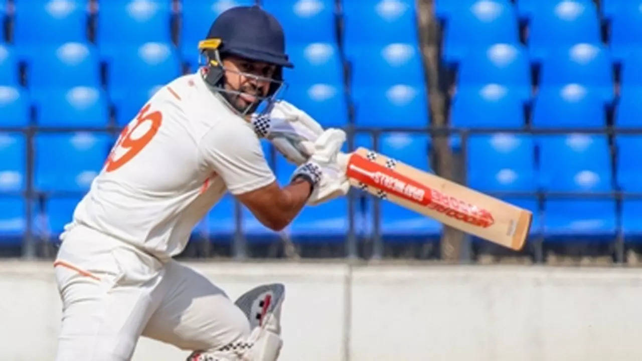 Karun Nair Reaches 8,000 First-Class Runs in Historic Milestone