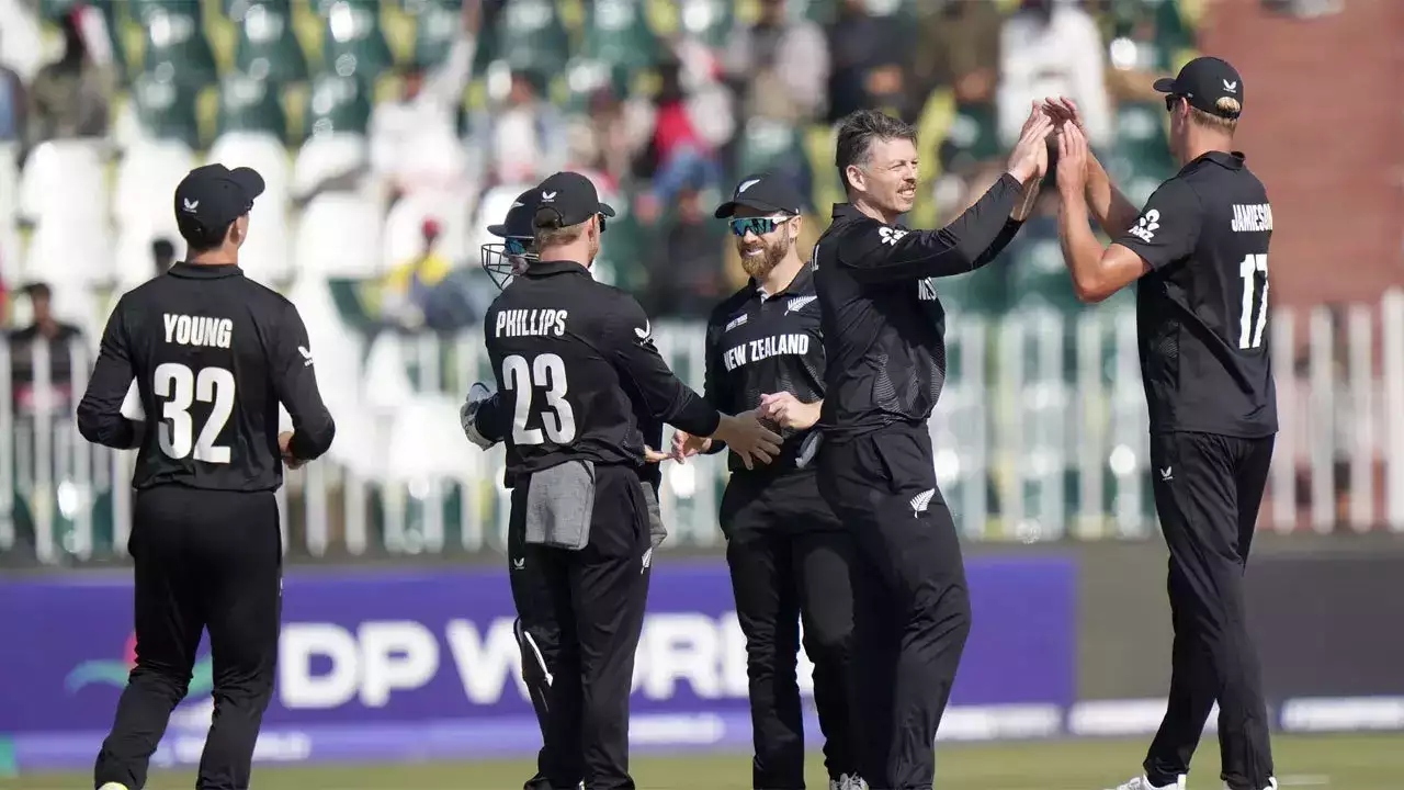 Rachin Ravindra Leads New Zealand to Semifinals with Masterful Ton Against Bangladesh